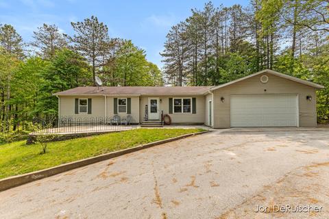 5935 Nash, Saranac, MI 48881