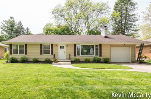 1887 Woodcliff, Grand Rapids, MI 49506