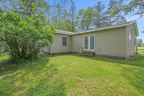 9550 Richmond, Belding, MI 48809 photo 3