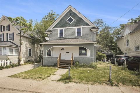 1009 Russell, Kalamazoo, MI 49001