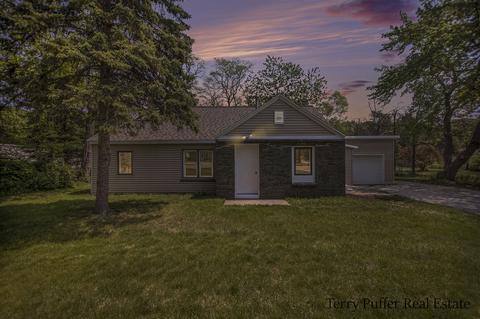 2082 Whitehall, Muskegon, MI 49445