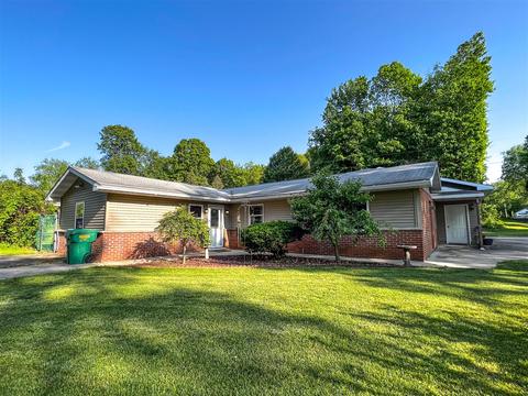 24677 Morton, Dowagiac, MI 49047
