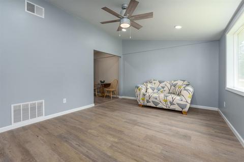 196 Wellworth, Springfield, MI 49037 photo 4
