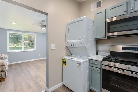 196 Wellworth, Springfield, MI 49037 photo 6