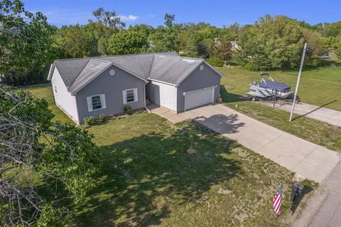 120 Diversy Dr, Brooklyn, MI 49230
