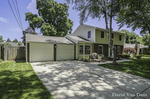1802 Woodcliff, Grand Rapids, MI 49506