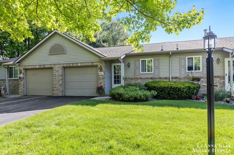 4921 Castle Hl, Rockford, MI 49341