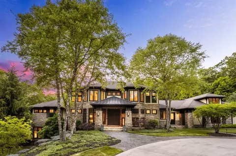 1120 Skyevale, Ada, MI 49301
