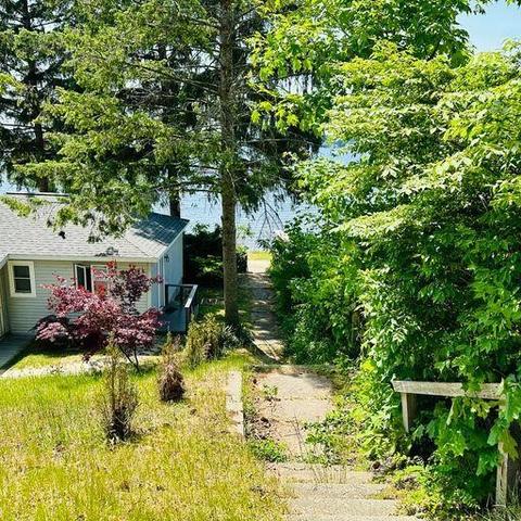 1503 Carleton, Whitehall, MI 49461 photo 2