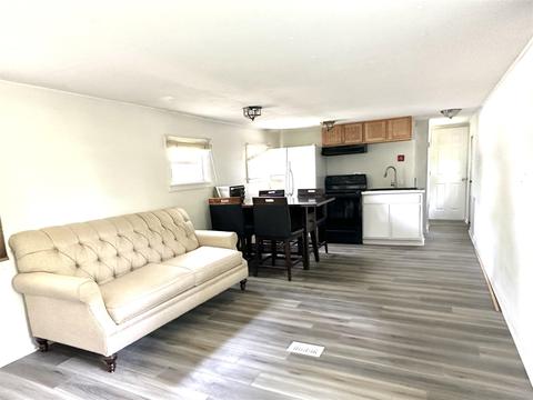 212 W Lakeview St, Crystal, MI 48818 photo 3
