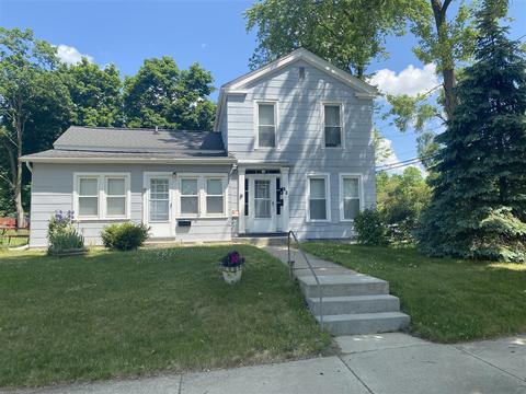 19 Mead St, Hillsdale, MI 49242