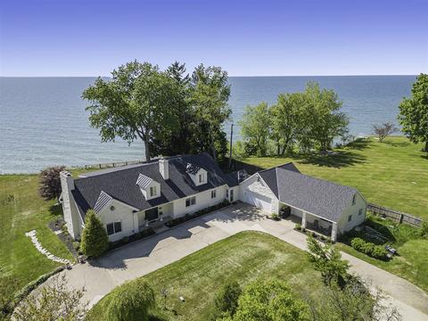 2555 Lakeside, Shoreham, MI 49085