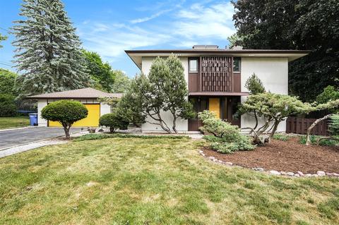 2232 Woodcliff, Grand Rapids, MI 49546