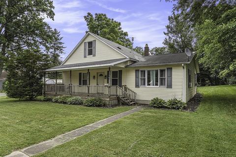 132 N Second, Cassopolis, MI 49031 photo 3