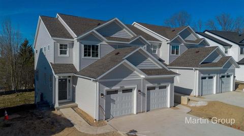 2313 Watertown Way NE, Grand Rapids, MI 49505