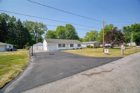 919 Fairfield Dr, Temperance, MI 48182