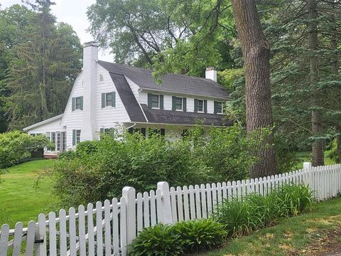 2150 Robinson, East Grand Rapids, MI 49506