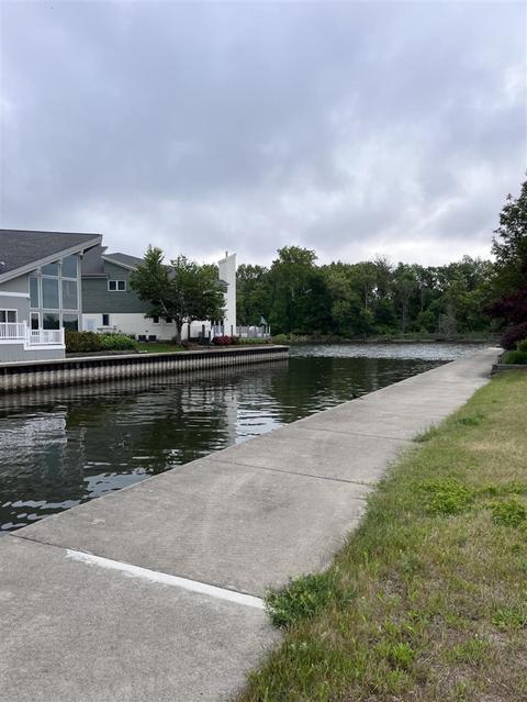 2525 Bay Pointe #64, Update, MI 49085 photo 5