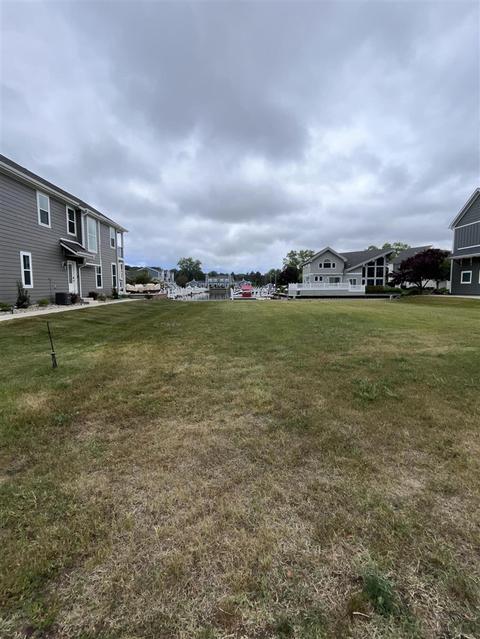 2525 Bay Pointe #64, Update, MI 49085 photo 4