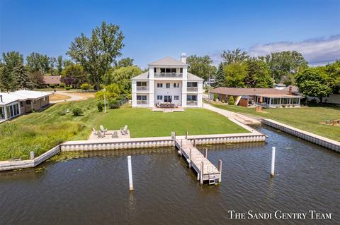 17680 Spahr, Spring Lake, MI 49456