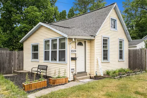 3209 Laird, Kalamazoo, MI 49008