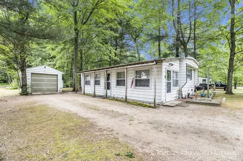 13655 Half Mile, Gowen, MI 49326