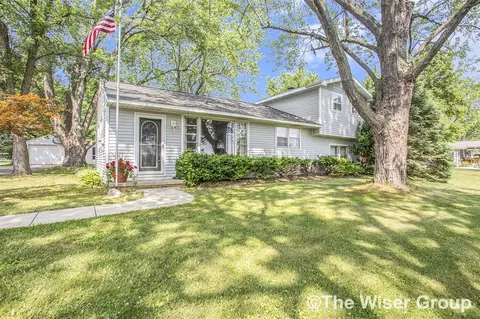 2463 Kinney Ave NW, Grand Rapids, MI 49534