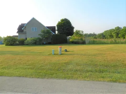 924 Eagle Pointe, Saint Joseph, MI 49085 photo 2