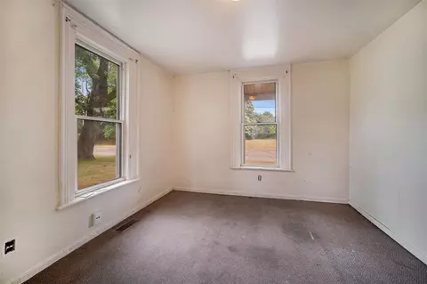 934 Russell, Jackson, MI 49203 photo 6