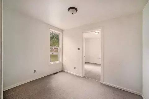 934 Russell, Jackson, MI 49203 photo 4