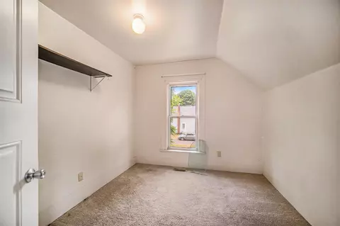 934 Russell, Jackson, MI 49203 photo 16