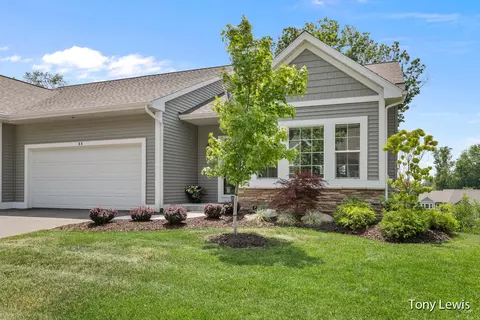 84 Blue Violet, Comstock Park, MI 49321