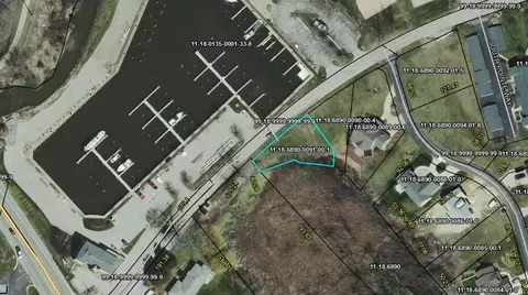 944 Eagle Pt, Saint Joseph, MI 49085 photo 3