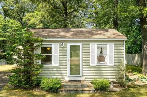 15649 Comstock, Grand Haven, MI 49417