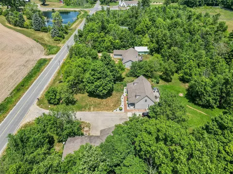 655 Johnson, Ionia, MI 48846 photo 3
