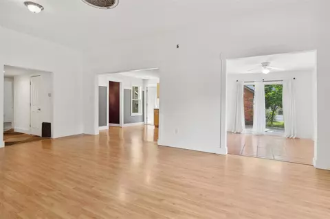 403 S Elm, Three Oaks, MI 49128 photo 7