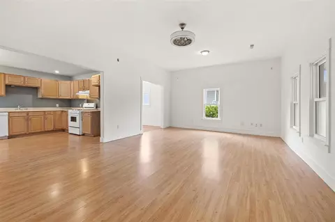 403 S Elm, Three Oaks, MI 49128 photo 9