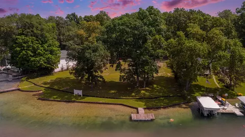145 E Gull Lk, Augusta, MI 49012