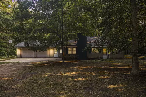 1721 Tom Nolan, Allegan, MI 49010