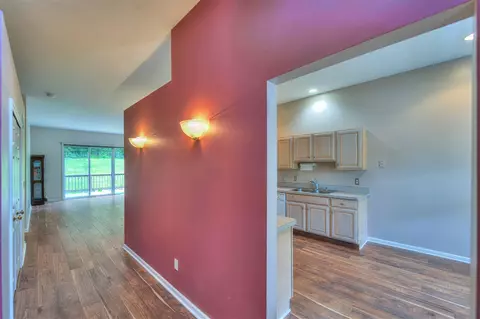 868 Chamberlain, Jackson, MI 49203 photo 3