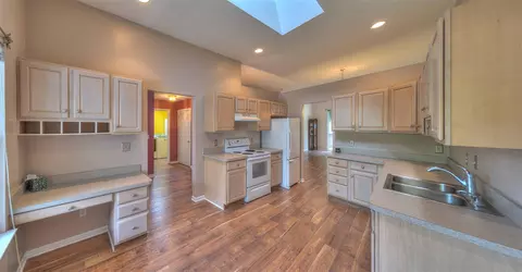 868 Chamberlain, Jackson, MI 49203 photo 6