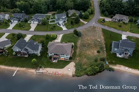 15018 Silver Fir, Holland, MI 49424