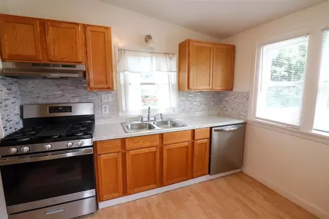 544 Seymour, Jackson, MI 49202 photo 5