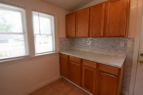 544 Seymour, Jackson, MI 49202 photo 6
