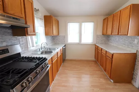 544 Seymour, Jackson, MI 49202 photo 4