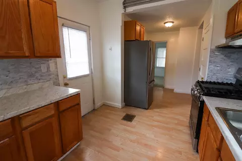 544 Seymour, Jackson, MI 49202 photo 7