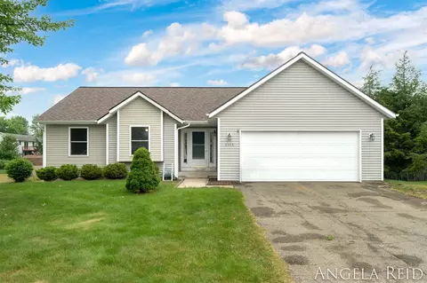 5555 Columbine, Comstock Park, MI 49321