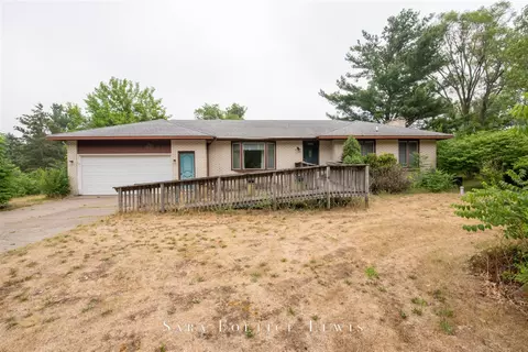 4025 Riverbend, Grand Rapids, MI 49534