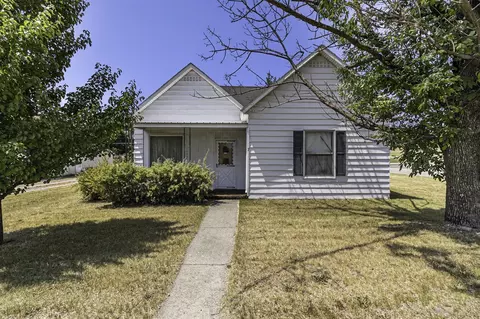 7 S Charles, White Cloud, MI 49349