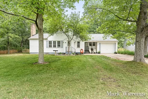 5532 Airline, Fruitport, MI 49415